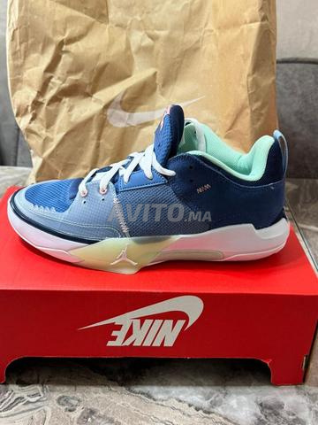 بيع حذاء كرة قدم جديد