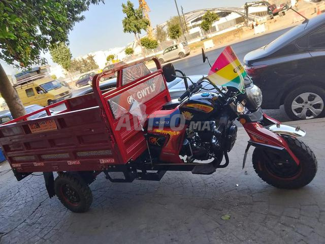 دراجة نارية ثلاثية للبيع