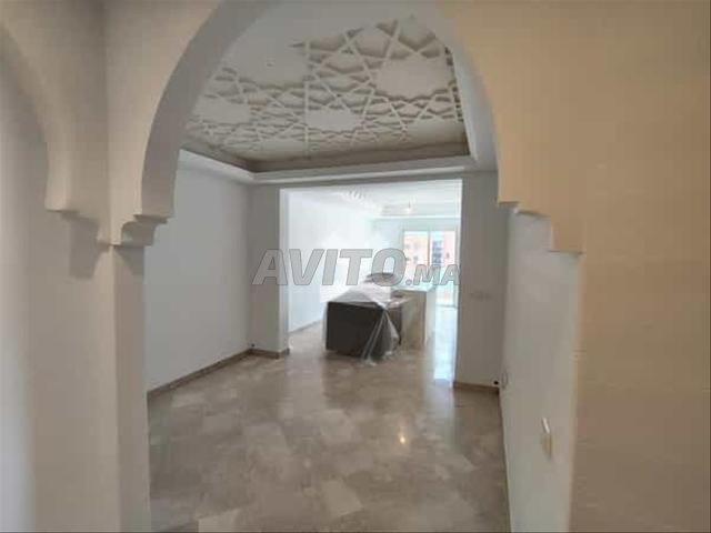 174055-شقة للإيجار بـ 9500 درهم في كيليز