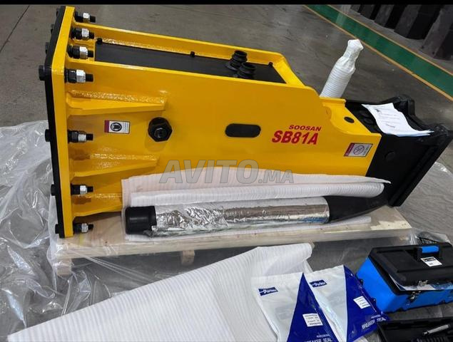 مطرقة هيدروليكية SOOSAN SB81A BOX (1766 كجم)
