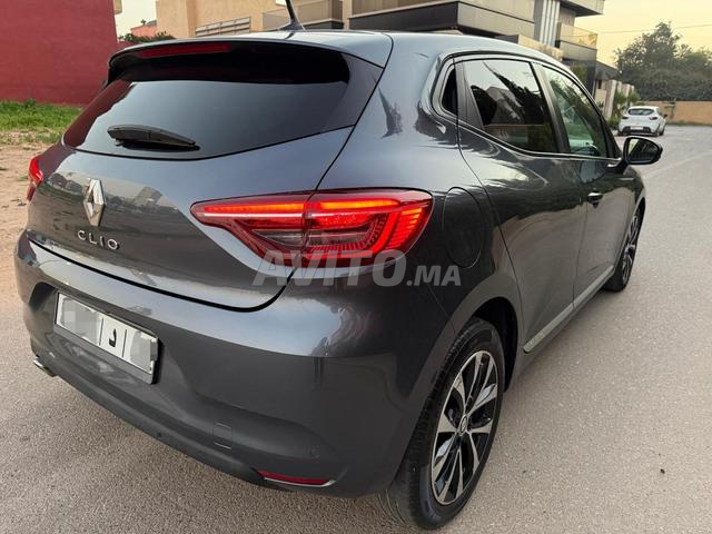 Excellent Clio 5 Intense 1er main