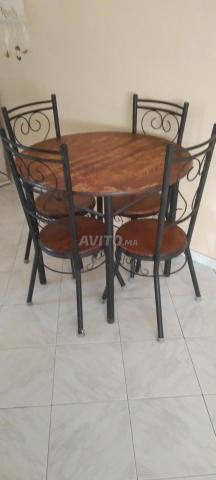 طاولة طعام للبيع