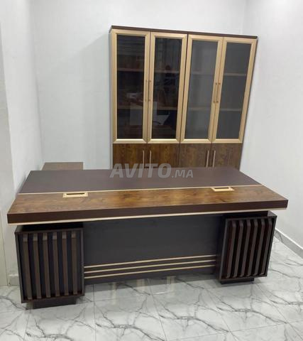 Bureau de direction ergonomique — مكتب إدارة مريح