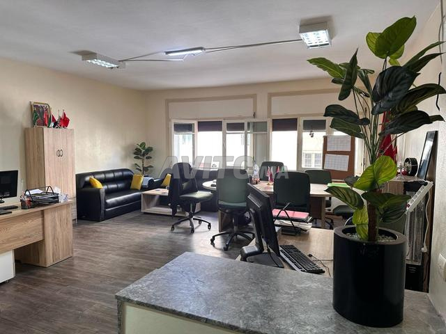 Bureau à côté de chimicolour Mokawama 1er étage