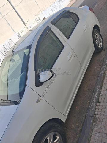 داسيا لوغان نقية