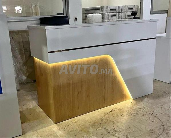 Bureau de réception importé - Comptoir de réception importé