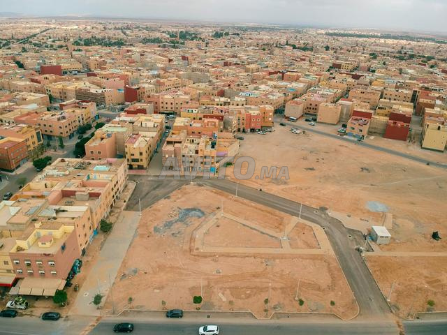 بقع أرضية سكنية و تجارية للبيع بشارع 30 تزنيت