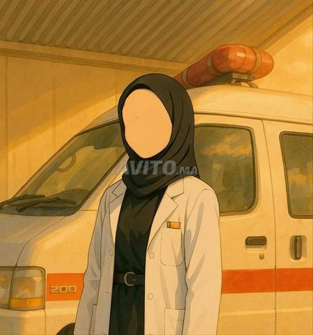 ممرضة منزلية أو مساعدة طبيب في عيادة