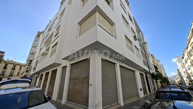 Locaux commerciaux 45 et 48 m² double vitrine
