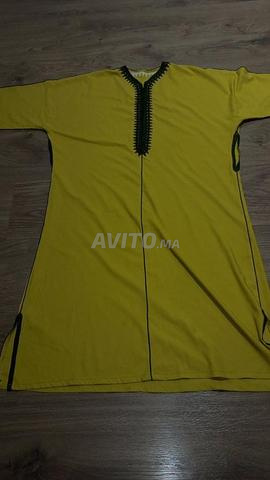 جلابيات أولاد صفراء وخضراء وسوداء 250 درهم