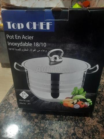 إناء من الفولاذ المقاوم للصدأ 18/10 و 8 لتر