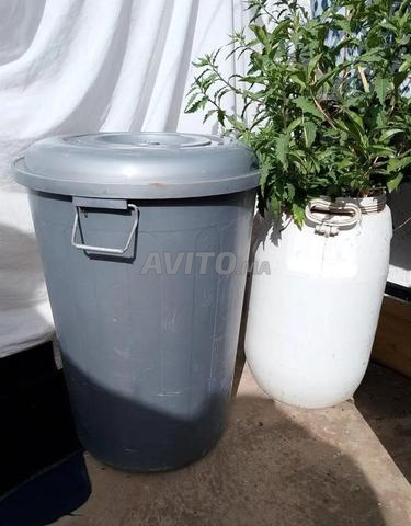 صندوق قمامة كبير