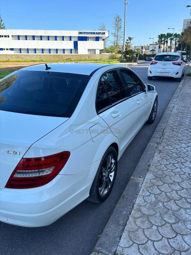 Mercedes-Benz 220 Diesel Automatique 2011 à Rabat