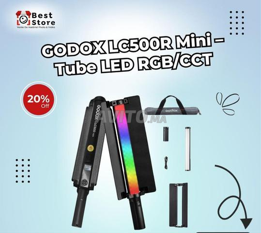 Tube LED ultra-portable de 20W RGB et CCT