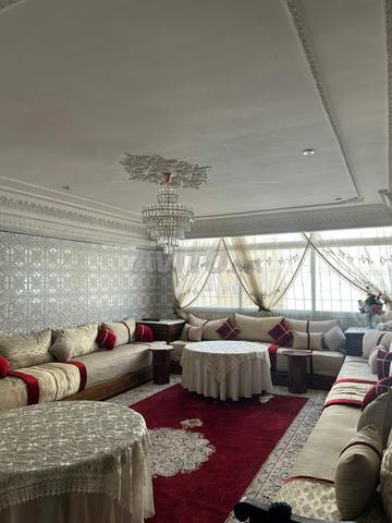 Appartement 92m² 1er étage, emplacement commercial et toit construit à Hay Mourad