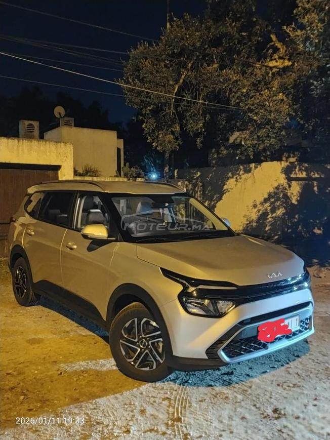 Kia carens modèle 09/2023 en excellent état 