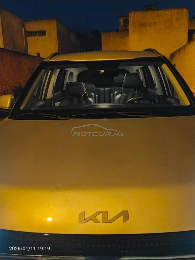 Kia carens modèle 09/2023 en excellent état 