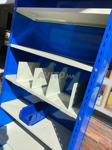 Rayonnage Léger – Rayonnage métallique pour stockage et présentation A