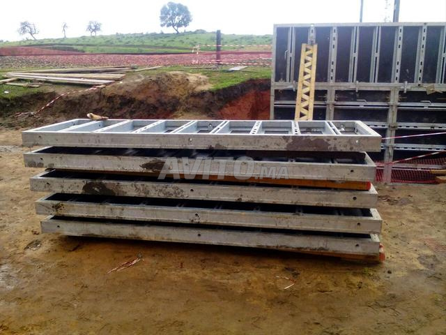 معدات صب الخرسانة