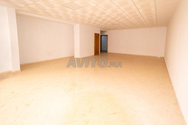 مكتب مهني للإيجار في شارع المعمورة