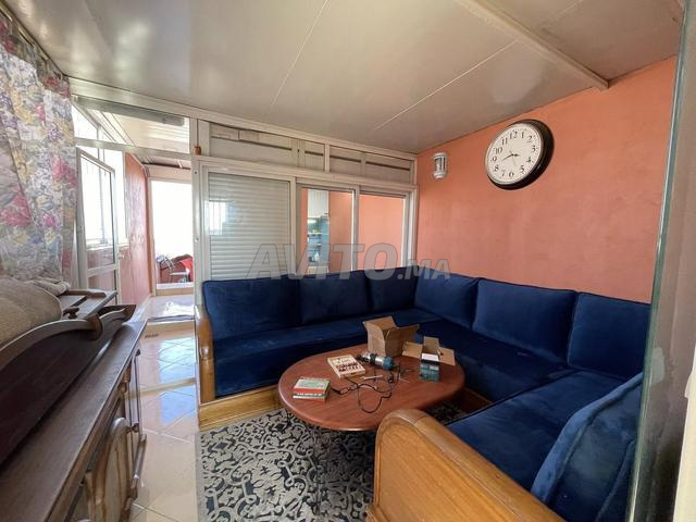 شقة للبيع تقع في عين مزوار