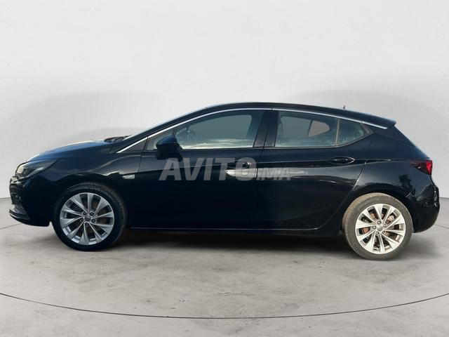 Opel Astra Diesel Automatique 2018 à Casablanca - 2