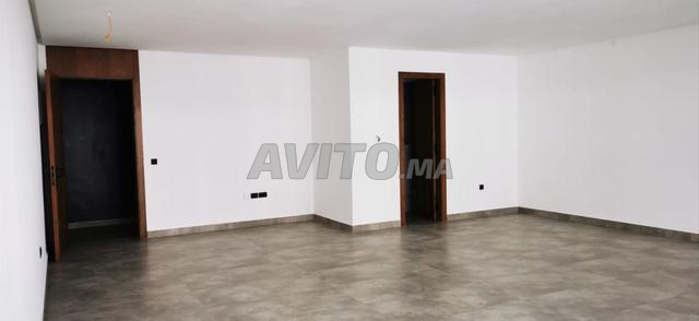 مكتب 58 متر مربع واحة، قريب من الترامواي والطريق السريع