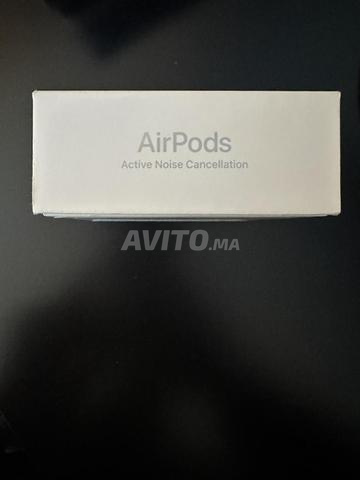 AirPods 4 avec réduction active du bruit, neufs