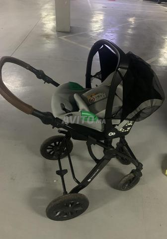 Poussette pour bébé en très bon état