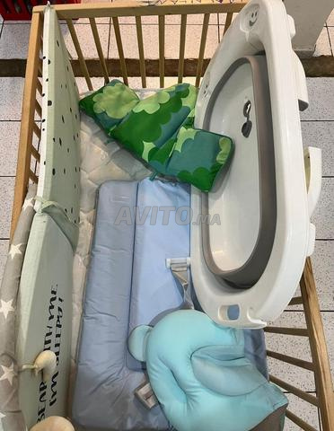 Lit bébé avec tous ses accessoires (Ikea)