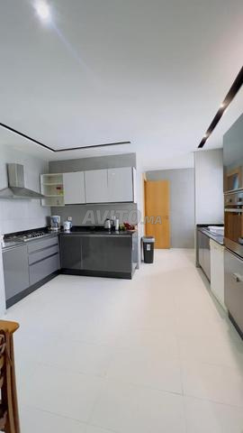 شقة للإيجار 154 متر مربع في الرباط