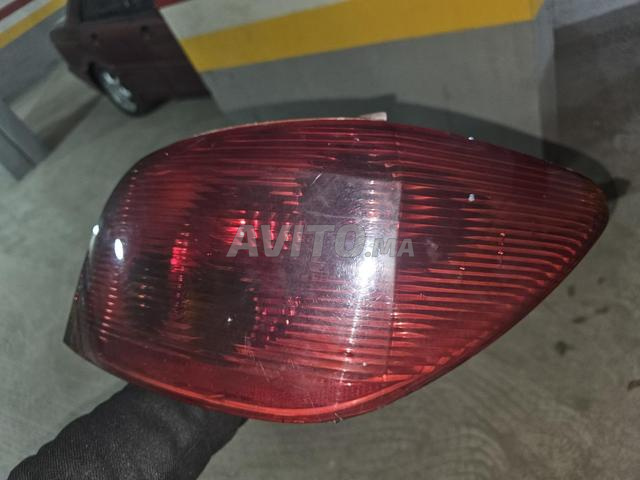 ضوء أحمر خلفي يمين بيجو 307