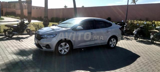 Belle voiture toutes options possible reprise