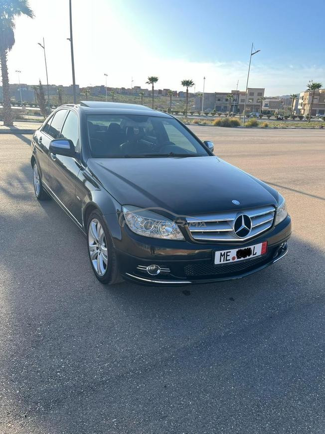 Mercedes-Benz 220 Diesel Automatique 2007 à Nador