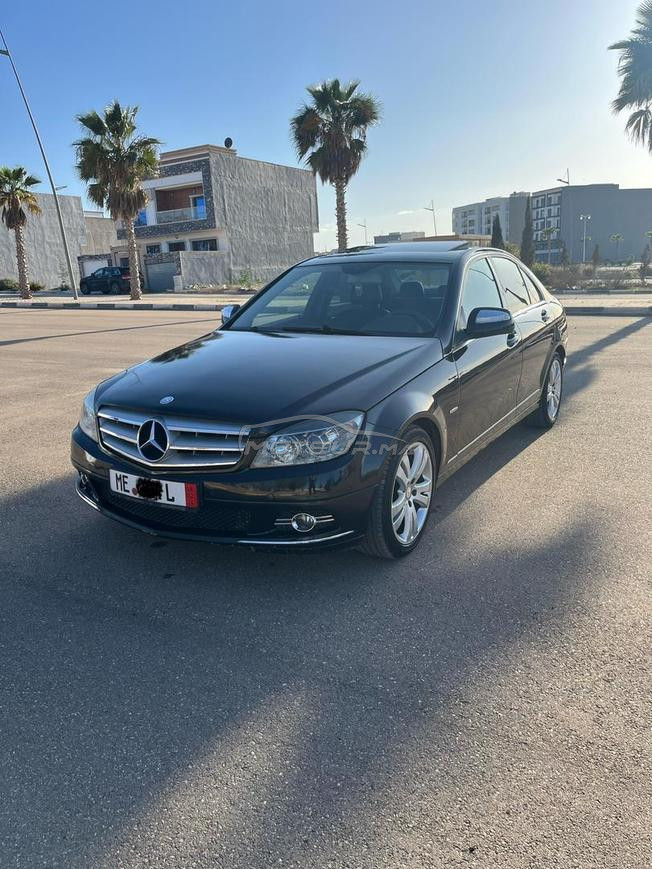 Mercedes-Benz 220 Diesel Automatique 2007 à Nador
