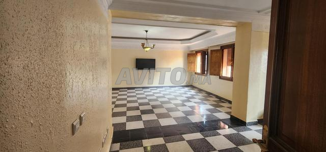 شقة واسعة للإيجار