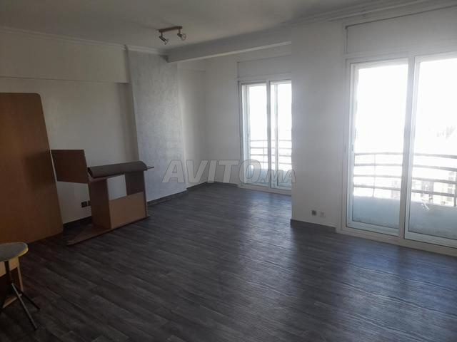 مكتب استقبال 3 غرف 100م2 للبيع زركطوني