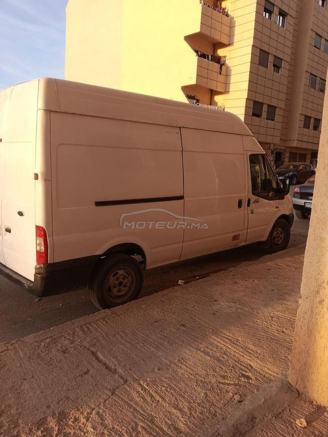 سيارة نقل الأمتعة و البضائع 