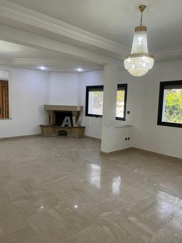 فيلا فاخرة فارغة للإيجار في الرياض