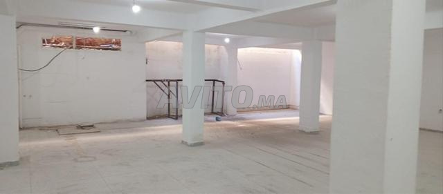 Magasin à vendre avec soupente et cave