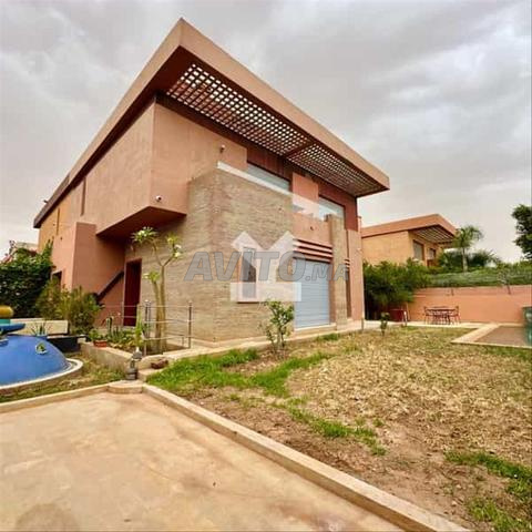 149520-فيلا للإيجار بـ 25000 درهم في طريق أوريكا