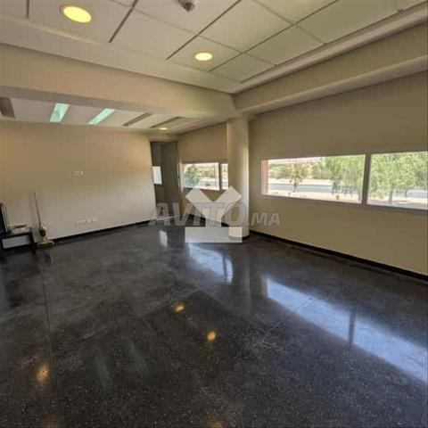 116571-مكتب للإيجار بـ 33000 درهم في حي صناعي - 2