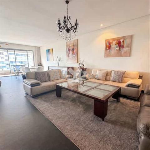 154019-Appt à louer à 25000DH à Casablanca Marina