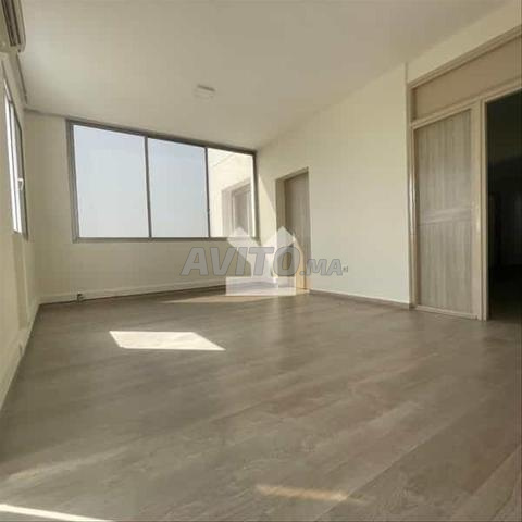 155673-Bureau à louer à 15000DH à Gauthier