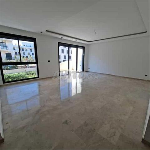 175515-شقة للإيجار بـ 10000 درهم في عين الدياب إكستنسيون