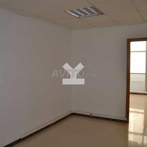 37395-مكتب للإيجار بـ 12000 درهم في Hopitaux - 2