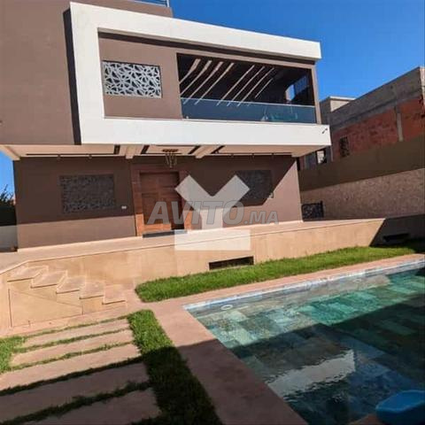 66513-بيع فيلا في مراكش تاركة بمساحة 656 متر مربع