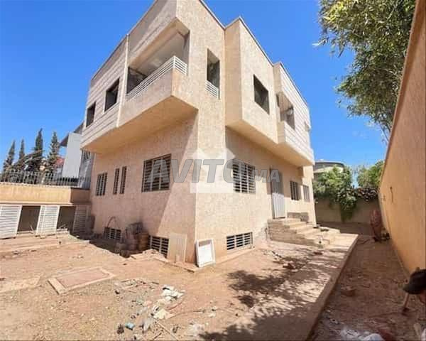 147497-بيع فيلا في مراكش تاركة بمساحة 400 متر مربع