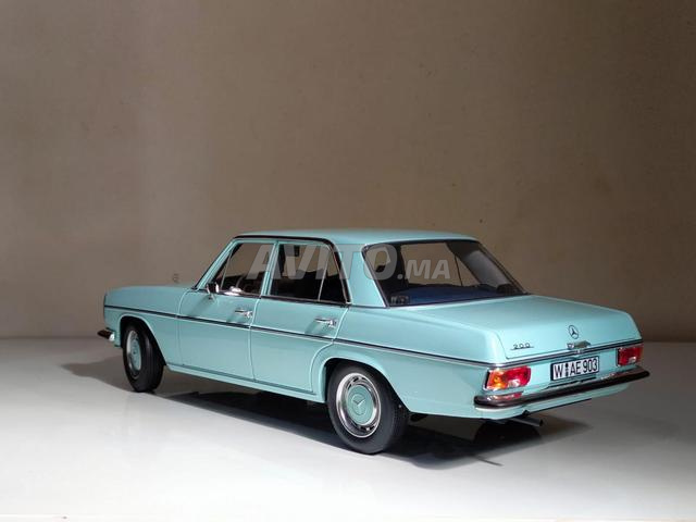 Voiture miniature de collection Mercedes 1/18 - 2