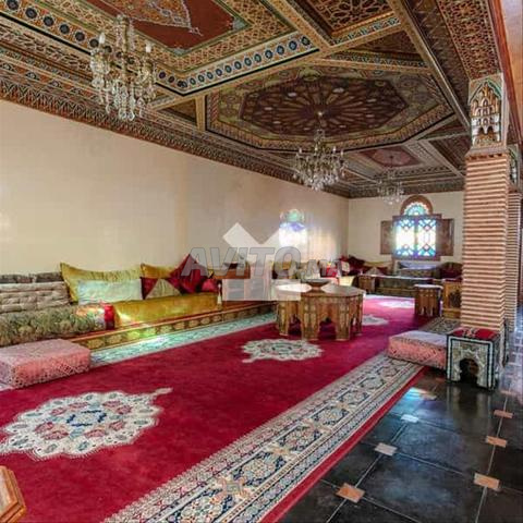 98703-بيع فيلا في مراكش أمرشيش بمساحة 251 متر مربع